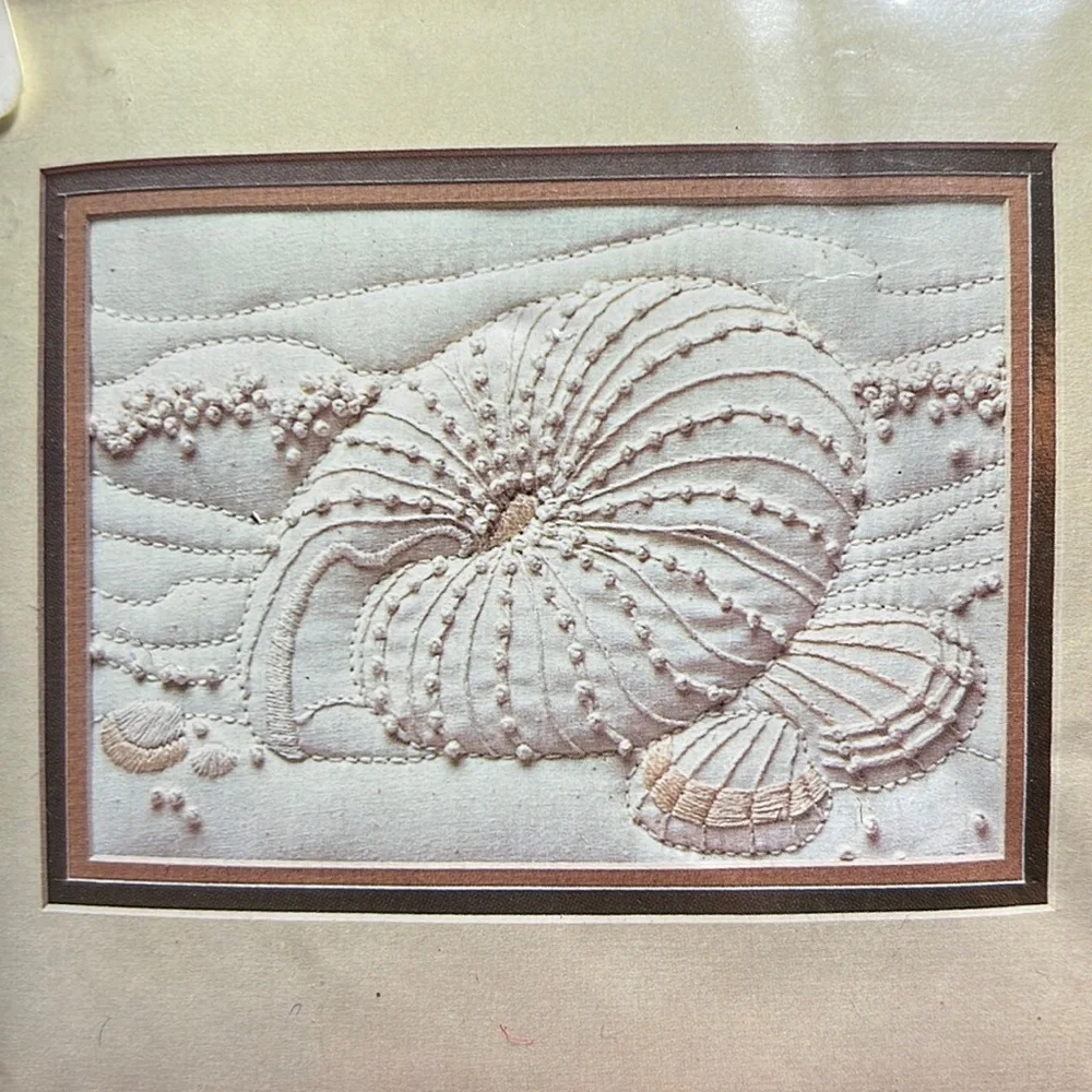 Vintage - Monarch Horizons take alongs “Nautilus Shell” - Picture 1 of 3